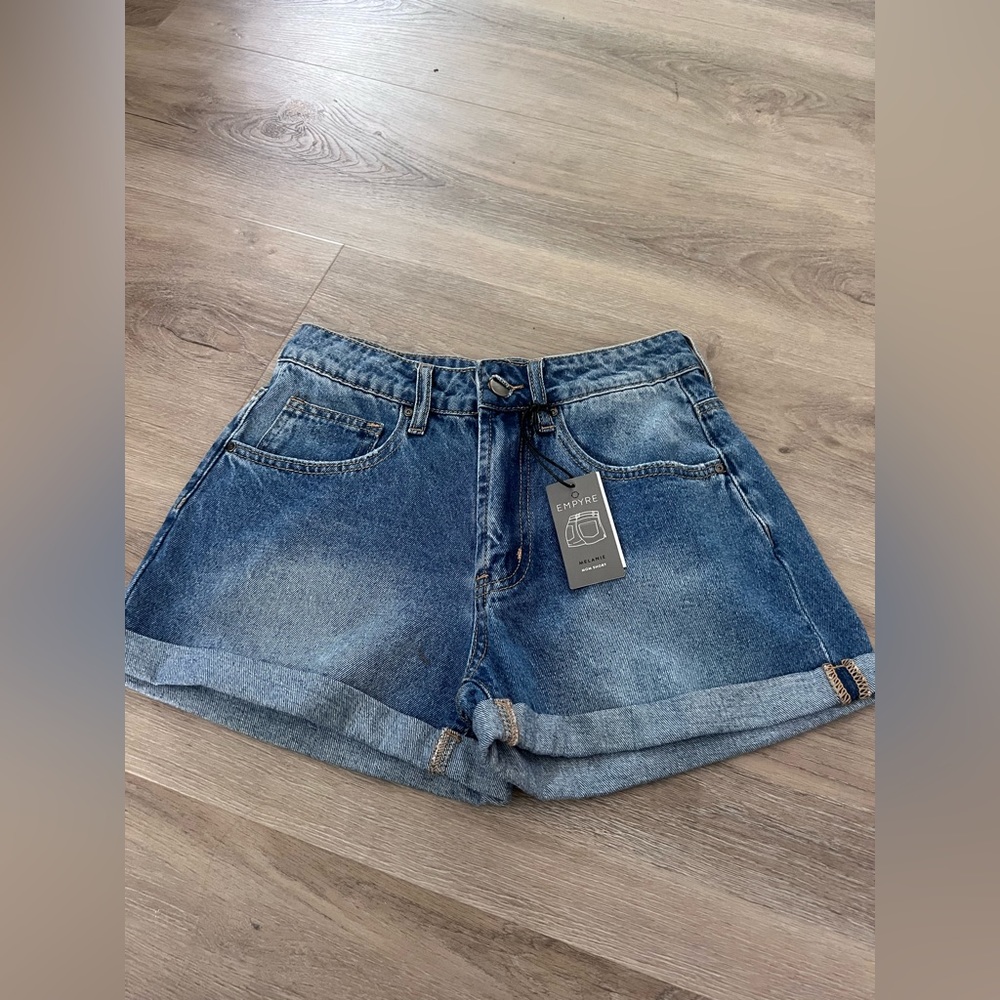 zumies- empyre melanie jean shorts